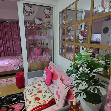 Hello Kitty Theme At Azure
