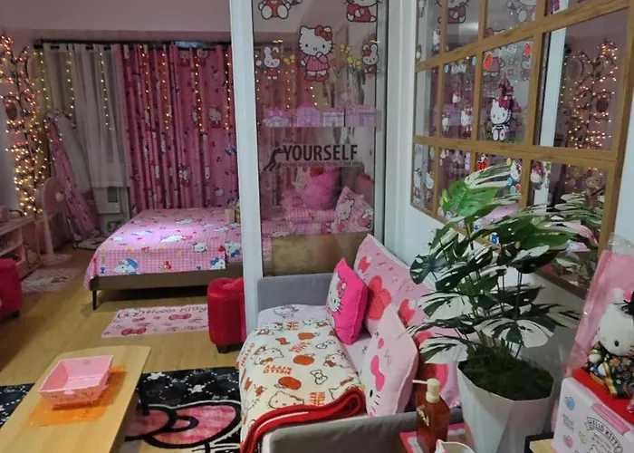 Hello Kitty Theme At Azure 酒店 *
